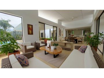 espectacular casa campestre en Santa Fe de Antioquia para venta SRM