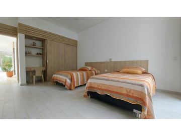 espectacular casa campestre en Santa Fe de Antioquia para venta SRM