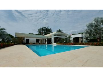 espectacular casa campestre en Santa Fe de Antioquia para venta SRM