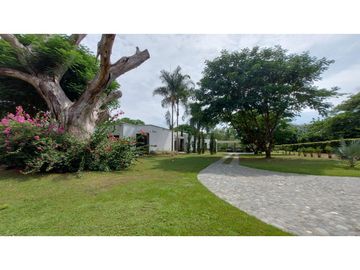 espectacular casa campestre en Santa Fe de Antioquia para venta SRM