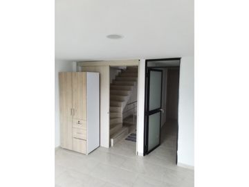 VENDO CASA CARTAGO  3 PISOS
