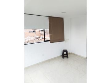 VENDO CASA CARTAGO  3 PISOS