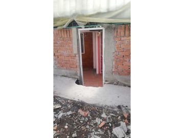 LUXA VENDE CASA URBANIZACION EL MOLINO CON  DOS LOTES PARA CONSTRUIR.