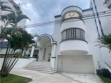 RENTO CASA MANSION PINARES PARA UN SPA BOUTIQUE