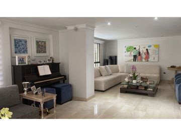 Vendo Apartamento de lujo en Alto prado