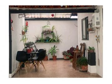 VENDO CASA  AVENIDA SUR CERCA HOMCENTER