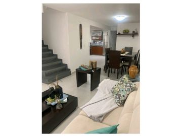 VENDO CASA  AVENIDA SUR CERCA HOMCENTER