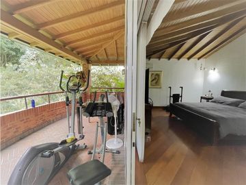 Casa en venta en Envigado - Loma de Benedictinos (JS)