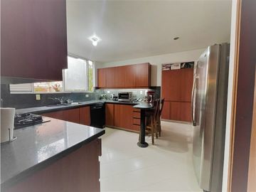 Casa en venta en Envigado - Loma de Benedictinos (JS)