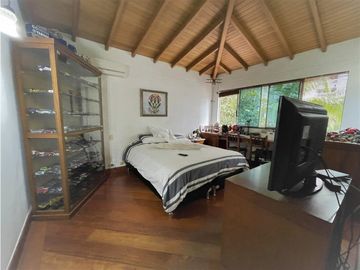 Casa en venta en Envigado - Loma de Benedictinos (JS)