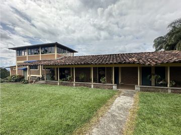Se Vende Finca Cafetera En Alcala Norte Del Valle Limites Con Quindio