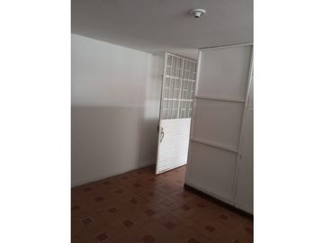 ACSI 838. Casa Esquinera 3 pisos Bogotá
