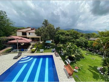 La Buitrera - Finca a puerta cerrada en venta y/o permuta Palmira