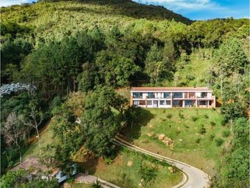 Espectacular casa mirador de lujo con imponente vista a la ciudad