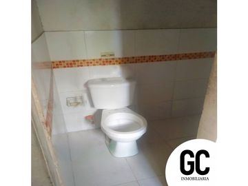 Se vende Casa esquinera de 2 pisos / Las Moras, Soledad