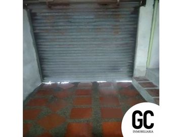 Se vende Casa esquinera de 2 pisos / Las Moras, Soledad