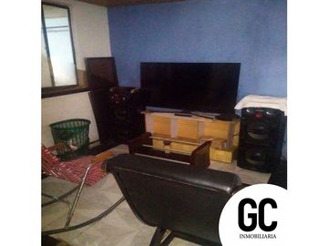 Se vende Casa esquinera de 2 pisos / Las Moras, Soledad