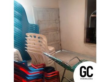 Se vende Casa esquinera de 2 pisos / Las Moras, Soledad
