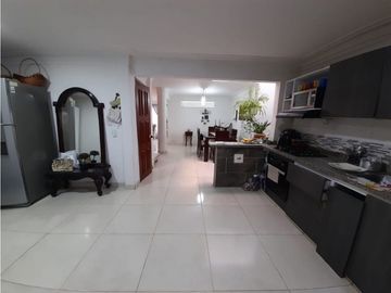 Se vende casa de dos pisos más terraza Las Américas Palmira Valle