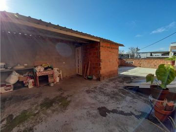 Se vende casa de dos pisos más terraza Las Américas Palmira Valle