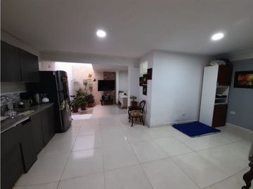 Se vende casa de dos pisos más terraza Las Américas Palmira Valle