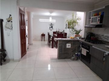 Se vende casa de dos pisos más terraza Las Américas Palmira Valle