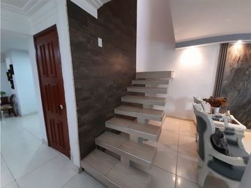 Se vende casa de dos pisos más terraza Las Américas Palmira Valle