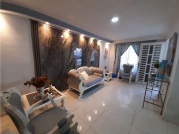 Se vende casa de dos pisos más terraza Las Américas Palmira Valle