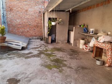 Se vende casa de dos pisos más terraza Las Américas Palmira Valle
