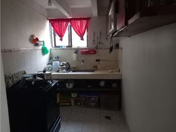 LUXA  VENDE CASA BARRIO AIDA LUCIA, REMODELADA.