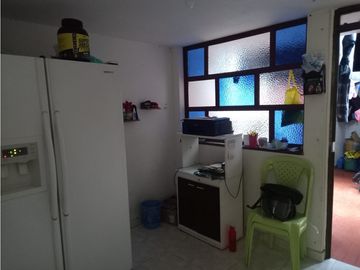 LUXA  VENDE CASA BARRIO AIDA LUCIA, REMODELADA.