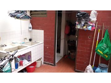 LUXA  VENDE CASA BARRIO AIDA LUCIA, REMODELADA.