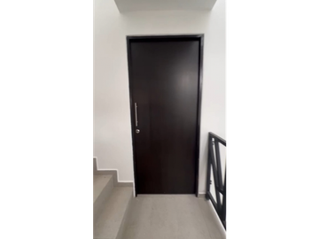 LUXA VENDE APARTAMENTO MODERNO PENTHOUSE NUEVO EN LOMAS DE GRANADA