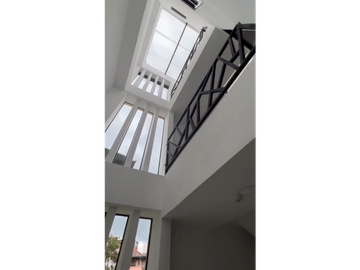 LUXA VENDE APARTAMENTO MODERNO PENTHOUSE NUEVO EN LOMAS DE GRANADA