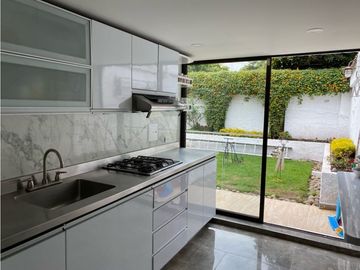 VENDO CASA NIZA ANTIGUA REMODELADA