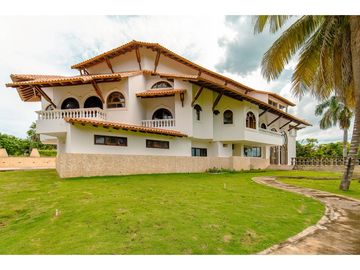 SE VENDE CASA MANSION DE LUJO EN LAGOS DEL CAUJARAL