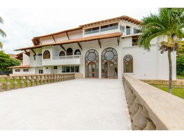 SE VENDE CASA MANSION DE LUJO EN LAGOS DEL CAUJARAL