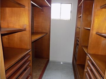 VENDO  APARTAMENTO EN ALTO PRADO