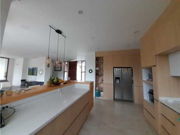 Se vende casa campestre de 4 habitaciones en la vía Circasia-Montenegr