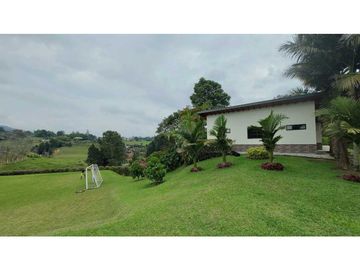 Espectacular Casa Campestre en Rancherias, Rionegro