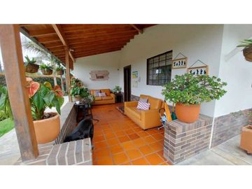 Espectacular Casa Campestre en Rancherias, Rionegro