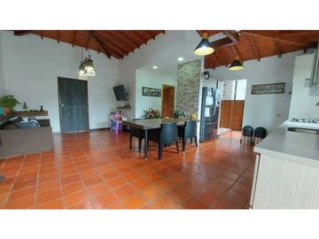 Espectacular Casa Campestre en Rancherias, Rionegro
