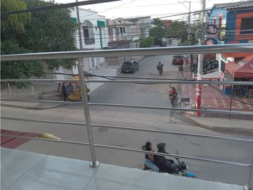 VENDO CASA COMERCIAL EN LAS MORAS
