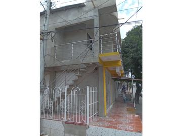 VENDO CASA COMERCIAL EN LAS MORAS