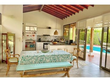 Maat vende Casa Campestre, Guaduas-El Vallado, 463m2 $980Millones
