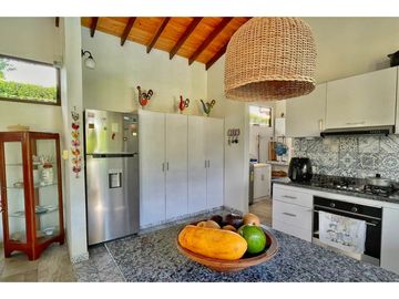 Maat vende Casa Campestre, Guaduas-El Vallado, 463m2 $980Millones