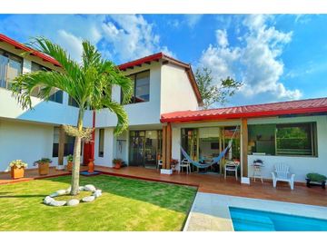 Maat vende Casa Campestre, Guaduas-El Vallado, 463m2 $980Millones