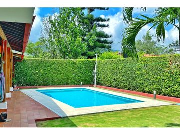 Maat vende Casa Campestre, Guaduas-El Vallado, 463m2 $980Millones