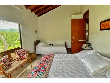 Maat vende Casa Campestre, Guaduas-El Vallado, 463m2 $980Millones