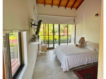 Maat vende Casa Campestre, Guaduas-El Vallado, 463m2 $980Millones